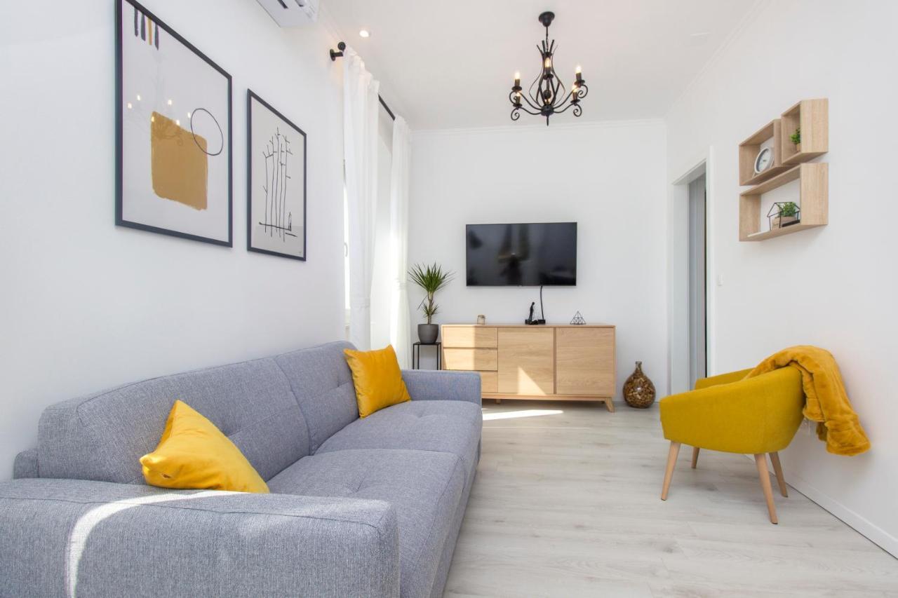 Apartment Ena ,City Center Sibenik Bagian luar foto
